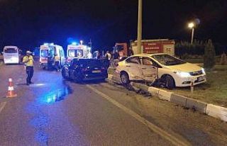 Gurbetçi aile tatil dönüşü kaza yaptı: 3 yaralı