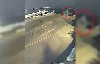 Hafif ticari araç iskeleden denize uçtu: O anlar...