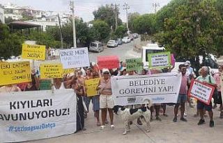 Halk Datça belediyesini bastı