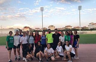 Halk eğitim ile sınava hazırlanan gençlerden büyük...