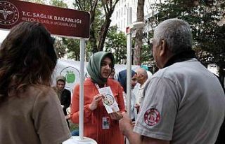 Halk sağlığına stantlı farkındalık