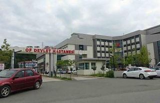 Hastanede sıra bekleyen çarşaflı iki kadına hakaret...