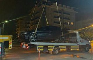 Hatalı park yapılan otomobilden ruhsatsız silah...