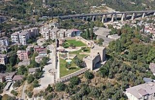 Hereke Kalesi açılışında Mustafa Ceceli sahne...