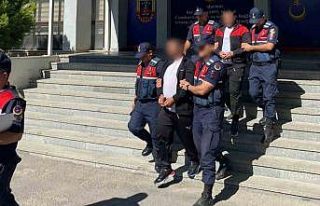 Hırsızlık ve yağma suçlarından aranan firari...