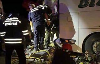 Horasan’da yolcu otobüsü traktör römorkuna çarptı:...