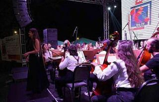 İki elin sesi var çocuk orkestrasından muhteşem...