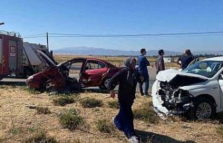 İl Özel İdaresine ait arazi aracıyla otomobilin...