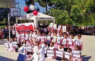 İlköğretim Haftasında depremzede şehirler unutulmadı