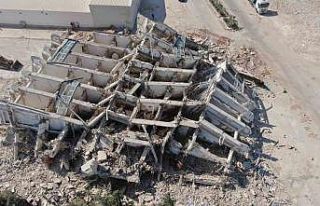 İş makinesi operatörüne mezar olan 8 katlı bina...