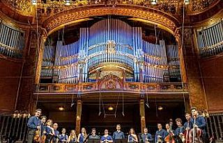 İş Sanat konser sezonunu 100. Yıl Gala konseri...