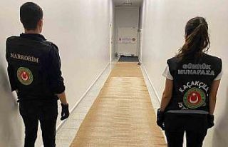 İstanbul Havalimanı’nda halıya emdirilmiş 17...