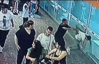 İstanbul’da AVM’de "yan baktın" kavgası...