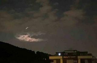 İstanbul’da gece çakan şimşekler vatandaşları...