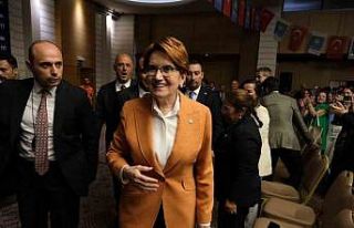 İYİ Parti Genel Başkanı Akşener, İzmir adayını...