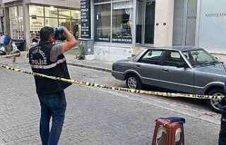 İzmir’de husumetlisinin sokak ortasında vurduğu...