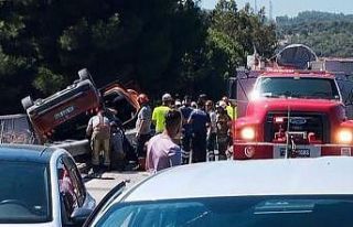 İzmir’de otoyoldaki kazada 1 kişi öldü, 2 kişi...