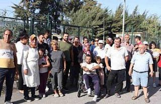 İzmir’deki konteyner kentin kapanma kararına depremzedelerden...