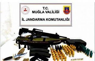 Jandarmadan ruhsatsız silah baskını