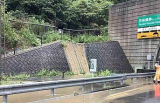 Japonya’da tropikal fırtına alarmı: Nehirler...