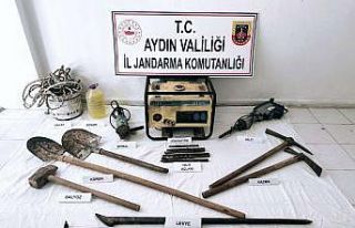 Kaçak kazı yaparken suçüstü yakalandılar