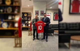 Kadooğlu, TFF Başkan Mehmet Büyükekşi ile bir...