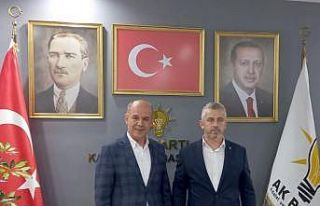 Karesi AK Parti’de Hakan Aka bayrağı devraldı
