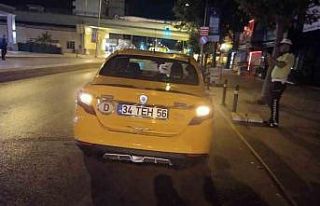 Kartal’da taksi ve motosiklet çarpıştığı kaza...