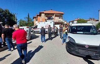 Kavşağa ters şeritten giren otomobil kazaya sebep...