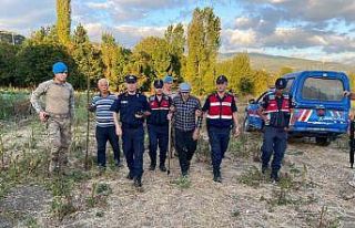 Kayıp yaşlı adamı jandarma ekipleri buldu