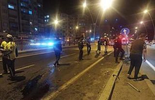 Kaza yapan aracı gören abla kardeşini aradı