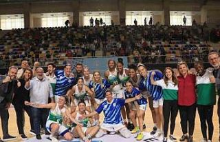 KBSL: İzmit Belediyespor: 76 - ÇBK Mersin: 71