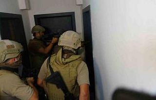 Kiraladıkları evi uyuşturucu imalathanesine çevirdiler,...