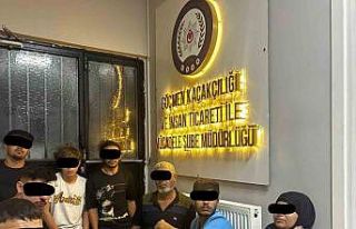 Kırklareli’nde 28 kaçak göçmen, 5 organizatör...