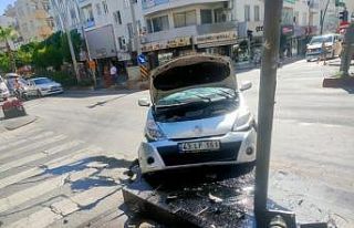 Kırmızı ışık ihlali yapan sürücü otomobiliyle...