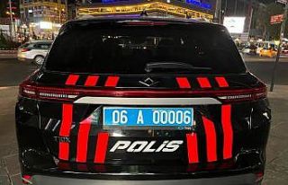 Kızılay Meydanı’nda polis aracı Togg görevde