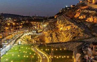 Kızılkoyun Nekropolü ziyaretçilerin uğrak noktası...