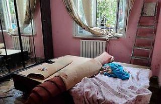 Kızına yaptığı çeyiz selde kullanılmaz hale...