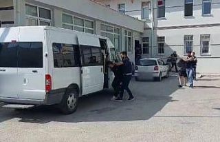 Konya’da uyuşturucu tacirlerine operasyon: 6 kilo...