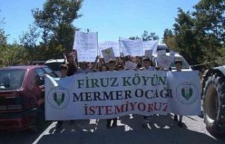 Köy sakinleri mermer ocağı için eylem yaptı