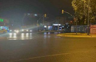 Küçükçekmece’de seyir halindeki araca silahlı...