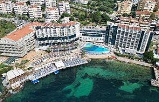 Kuşadası’na turist akını