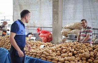 Kütahya Belediyesi zabıta ekiplerinden pazar denetimi