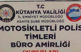 Kütahya’da bir araçta uyuşturucu hap ele geçirildi