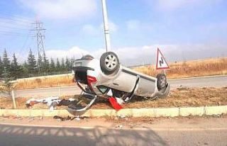 Kütahya’da otomobil takla attı: 3 yaralı