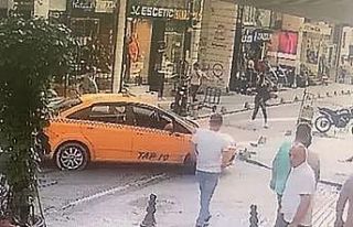 Laleli’de yol verme tartışmasında taksici bacağından...