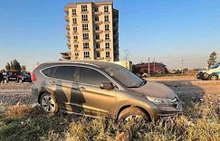 Lastiği patlayan cip şarampole düştü: 3 yaralı