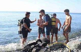 Lise öğrencileri aldıkları dalgıç eğitimiyle...