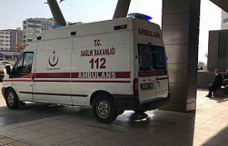 Mahallede alkol alan şahısları uyaran muhtar bıçaklandı