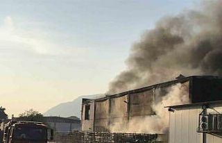 Manisa’daki atık depolama tesisndeki yangın kontrol...